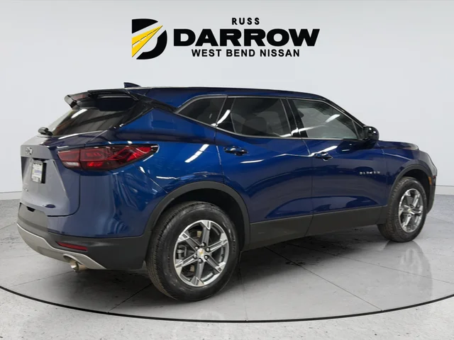Used 2023 Blue Chevrolet LT image 5