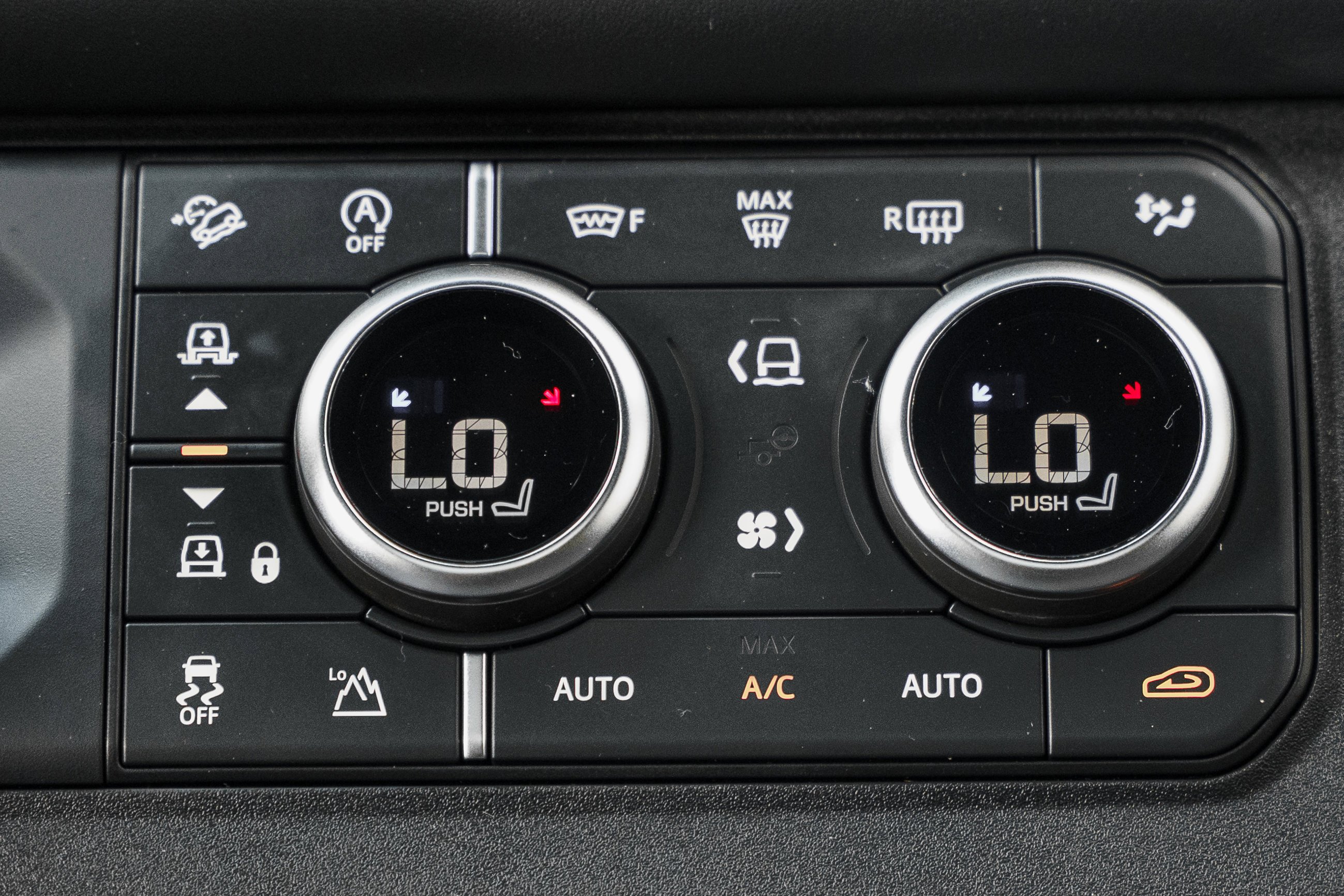 Used 2024 Carpathian Grey Premium Metallic Land Rover Carpathian Edition image 12