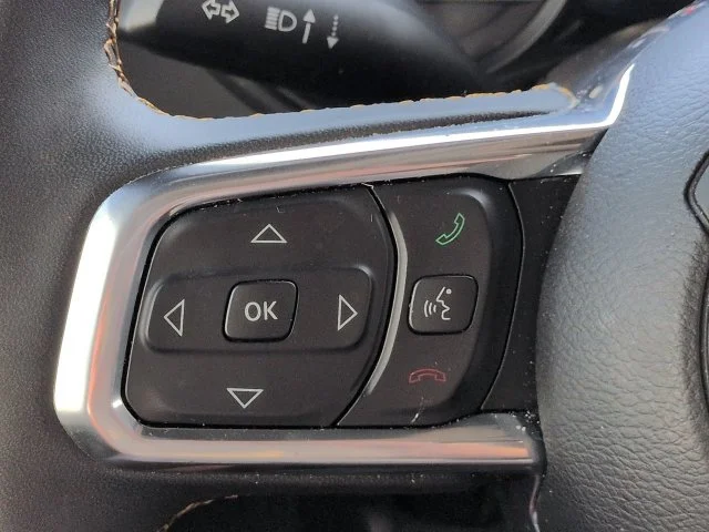 Certified Used 2024  Jeep Sahara image 22