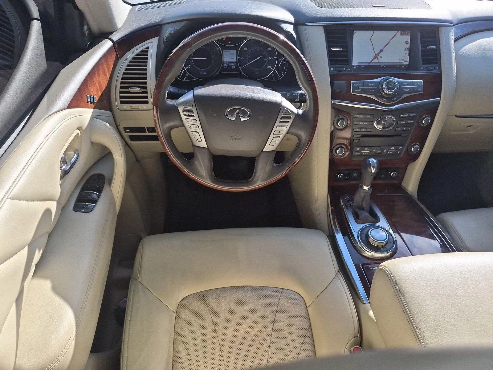 Used 2017 Majestic White INFINITI  image 31