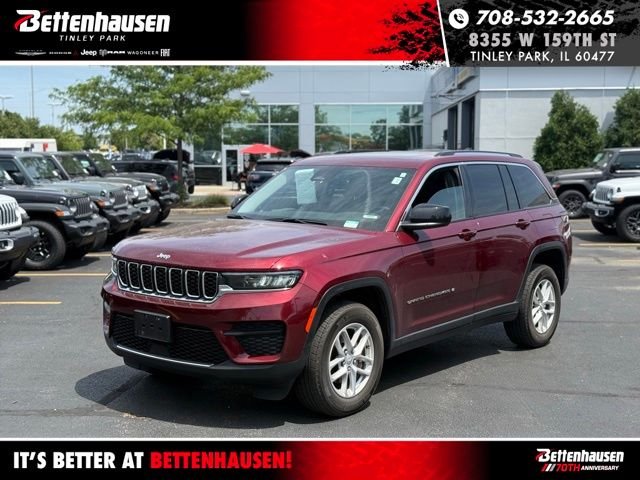 Certified Used 2023 Velvet Jeep Laredo image 1