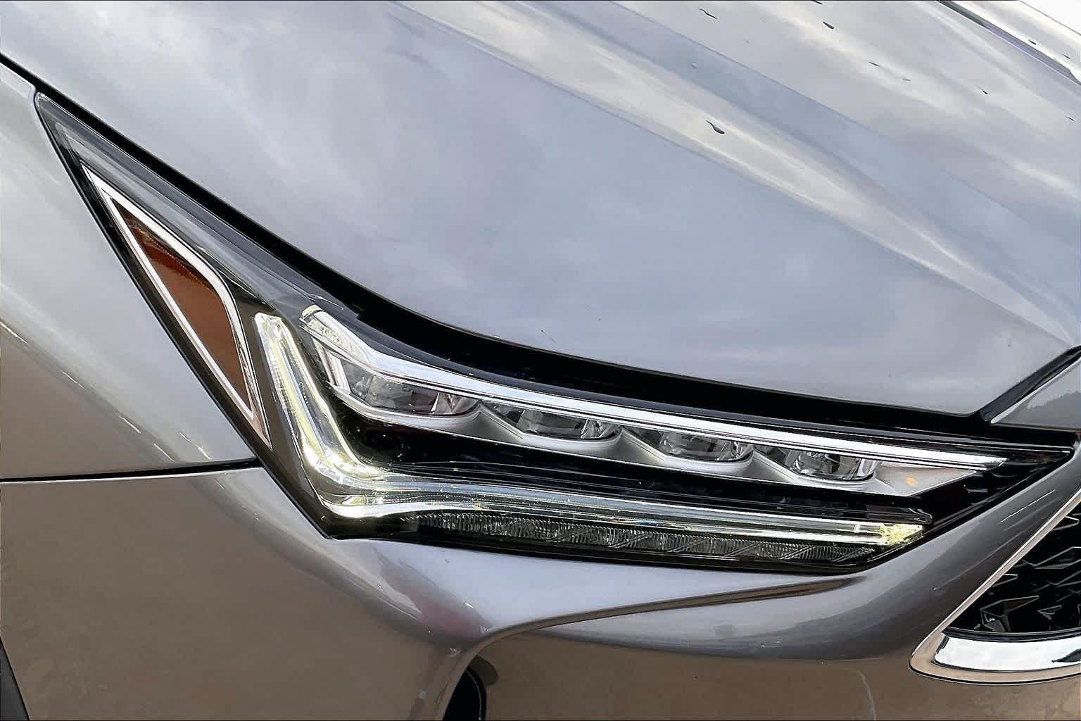 Used 2024 Liquid Carbon Metallic Acura  image 25