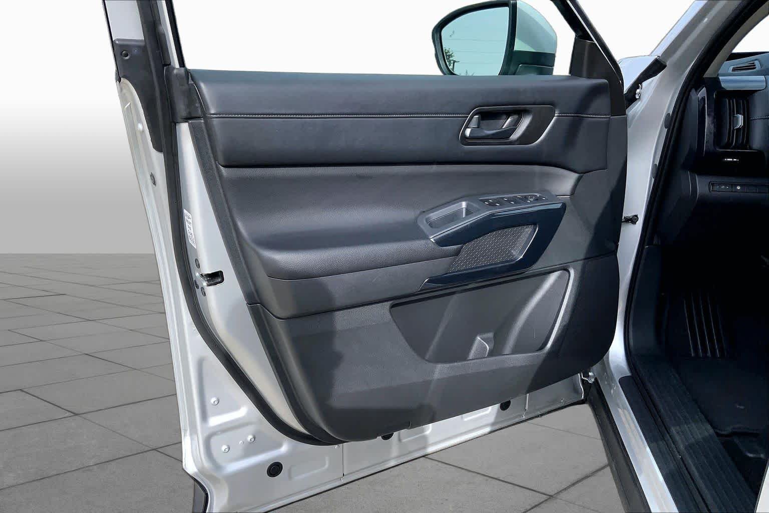 Used 2024 Brilliant Silver Metallic Nissan SV image 21