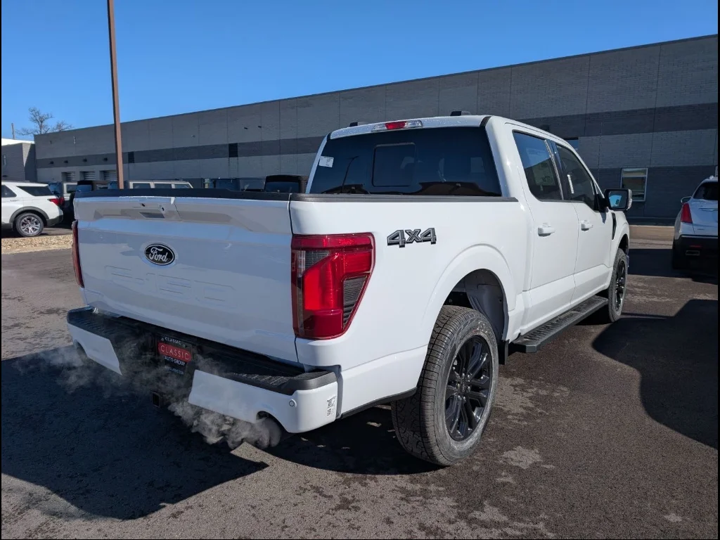 New 2026 Oxford White Ford XLT image 3