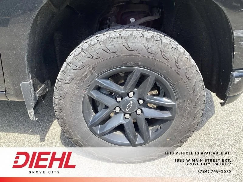 Used 2021 BLACK Chevrolet Custom Trail Boss image 9