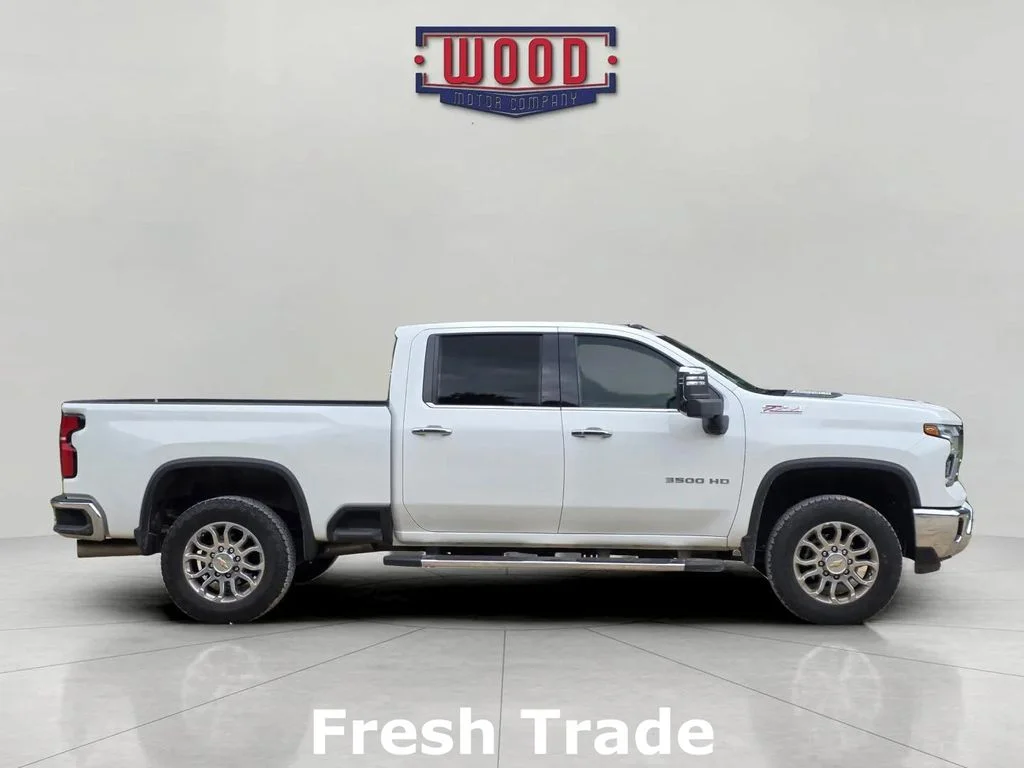 Used 2024 Summit White Chevrolet LTZ image 6