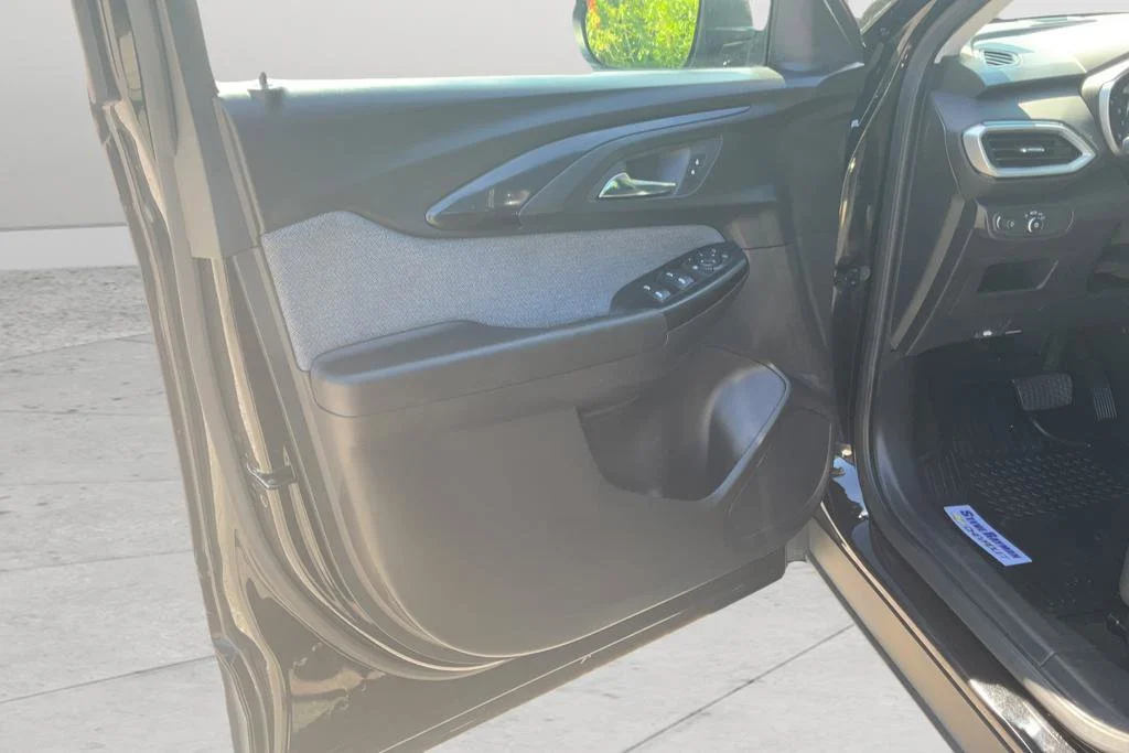 2022 Chevrolet Trailblazer LS - Photo 11