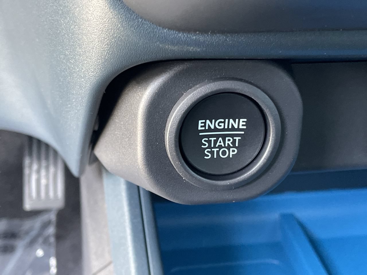 New 2026 Space White Metallic Ford XLT image 28