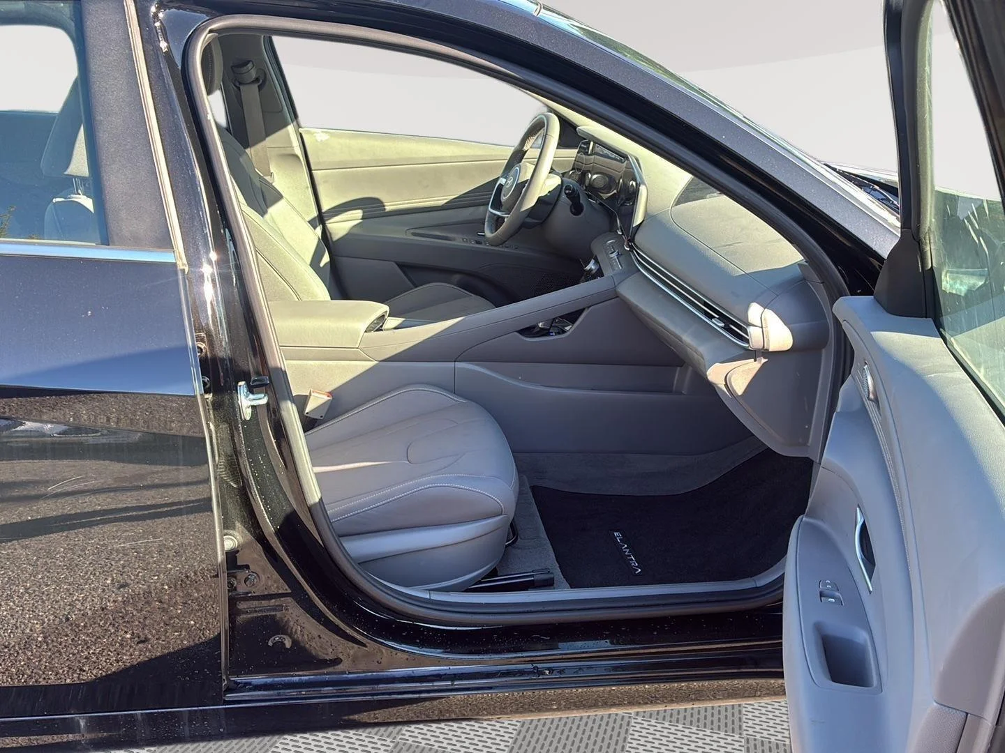 Certified Used 2025 Abyss Black Hyundai SEL Convenience image 10