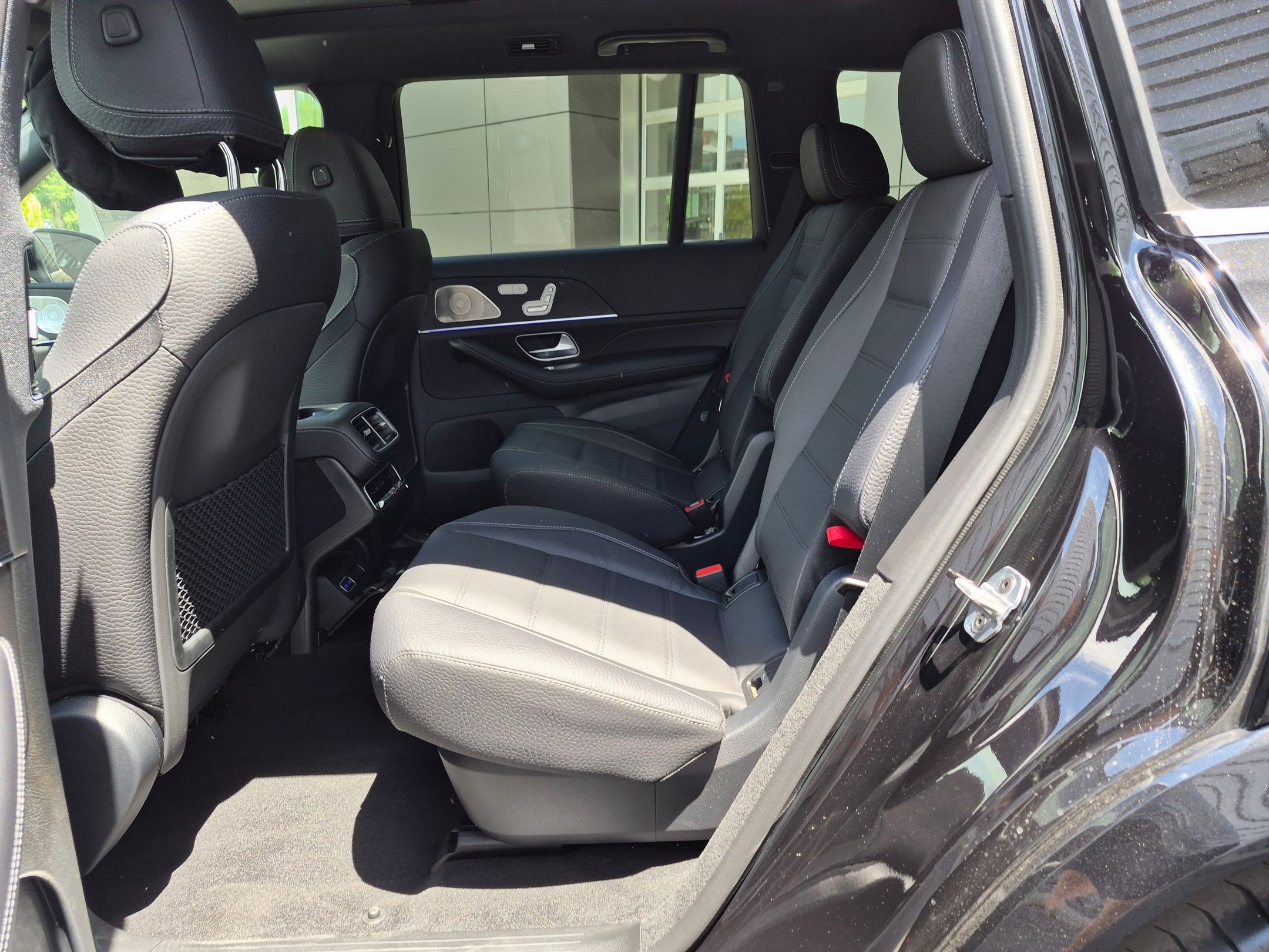 New 2026 Obsidian Black Metallic Mercedes-Benz GLS 580 image 24