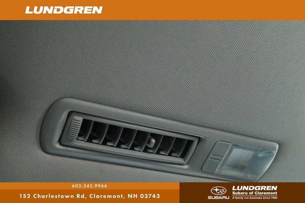 Used 2018 Silver Toyota XLE image 32