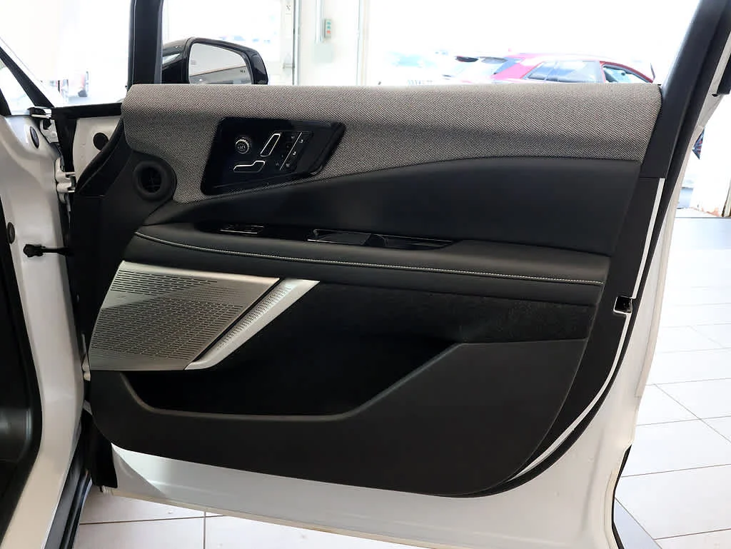 Used 2025 Crystal White Tricoat Cadillac Luxury 2 image 29