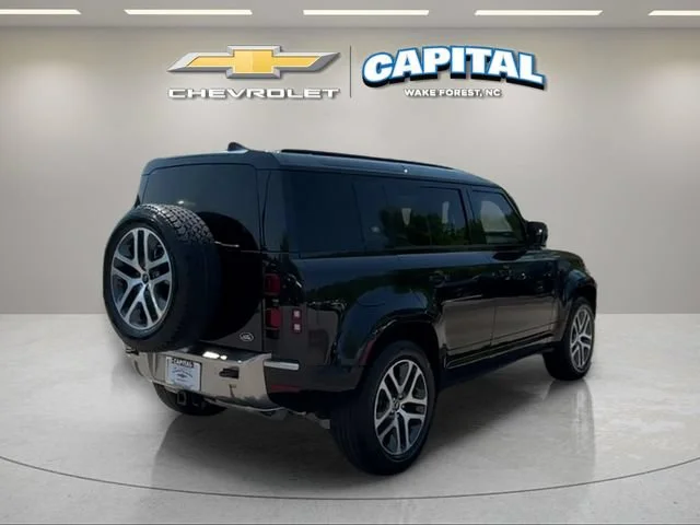 Used 2022 Black Land Rover 110 SE image 5