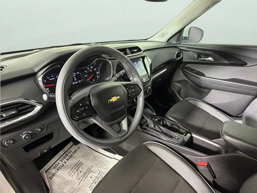 Used 2021 SUMMIT WHITE Chevrolet LT image 18