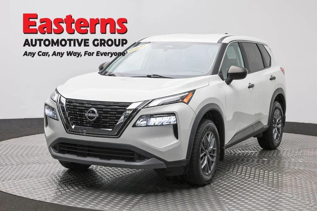 Used 2023 White Nissan S image 1