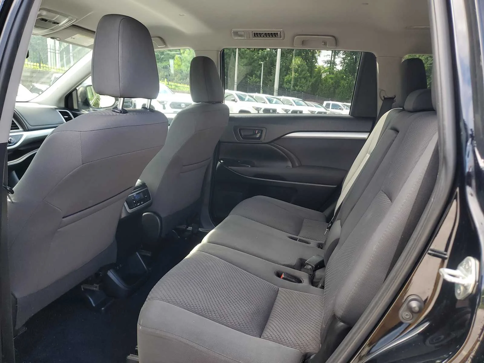 Used 2019 Midnight Black Metallic Toyota LE image 10