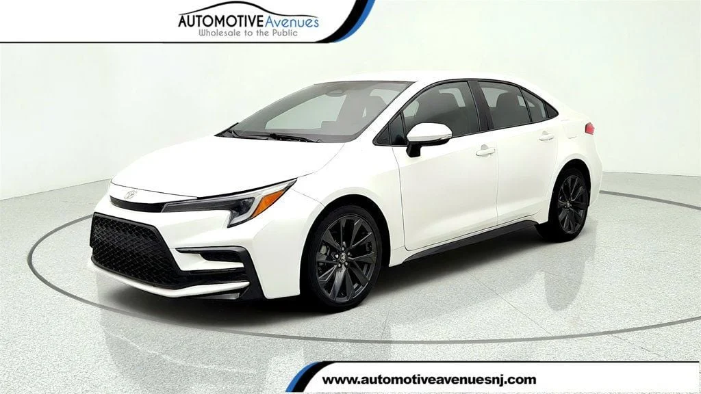 Used 2024 Wind Chill Pearl Toyota SE CVT image 1