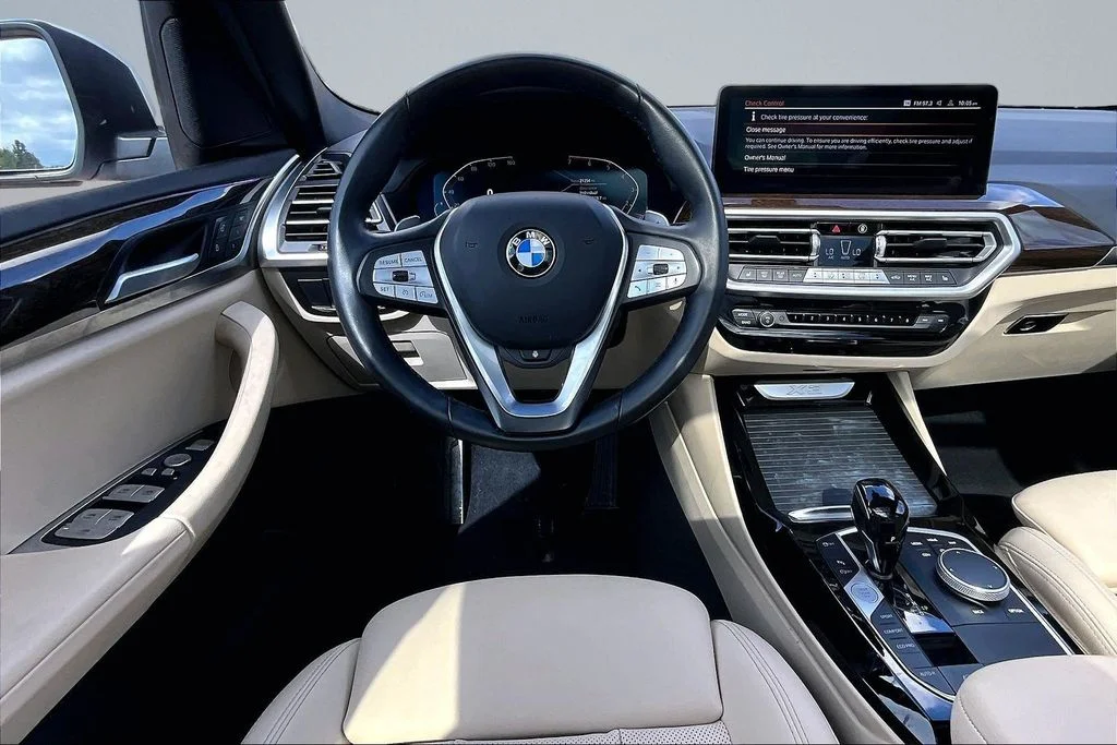 Used 2022 White BMW sDrive30i image 5
