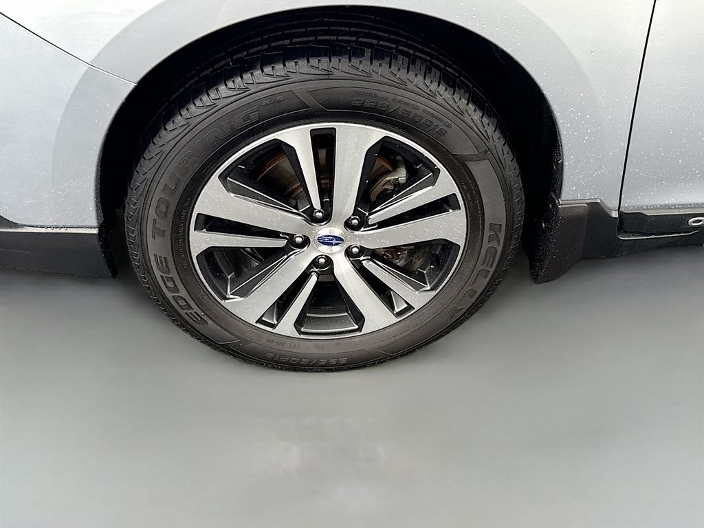 Used 2019 Ice Silver Metallic Subaru Limited image 33