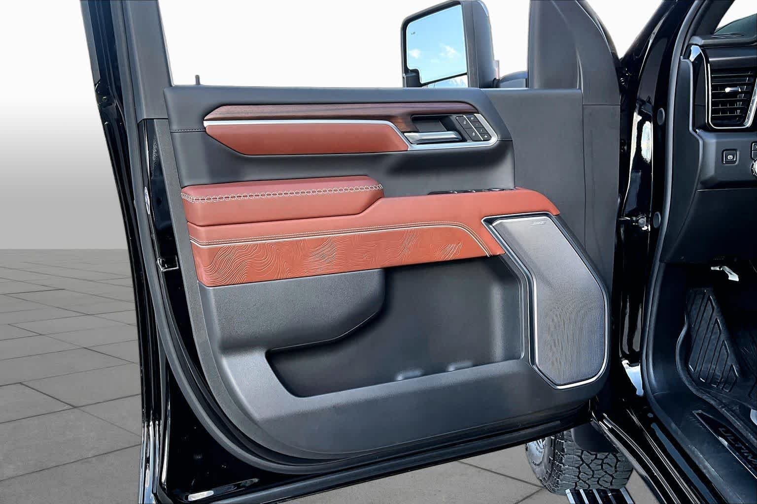 Used 2026 Onyx Black GMC Denali Ultimate image 22