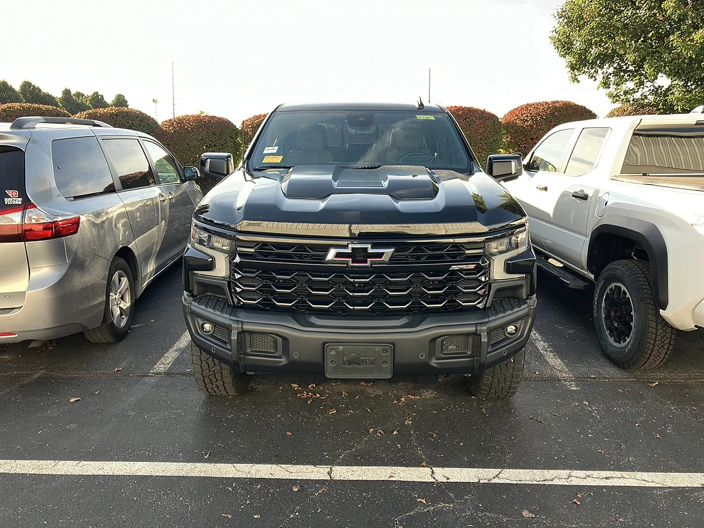 2024 Chevrolet Silverado 1500 ZR2, photo 2 of 12