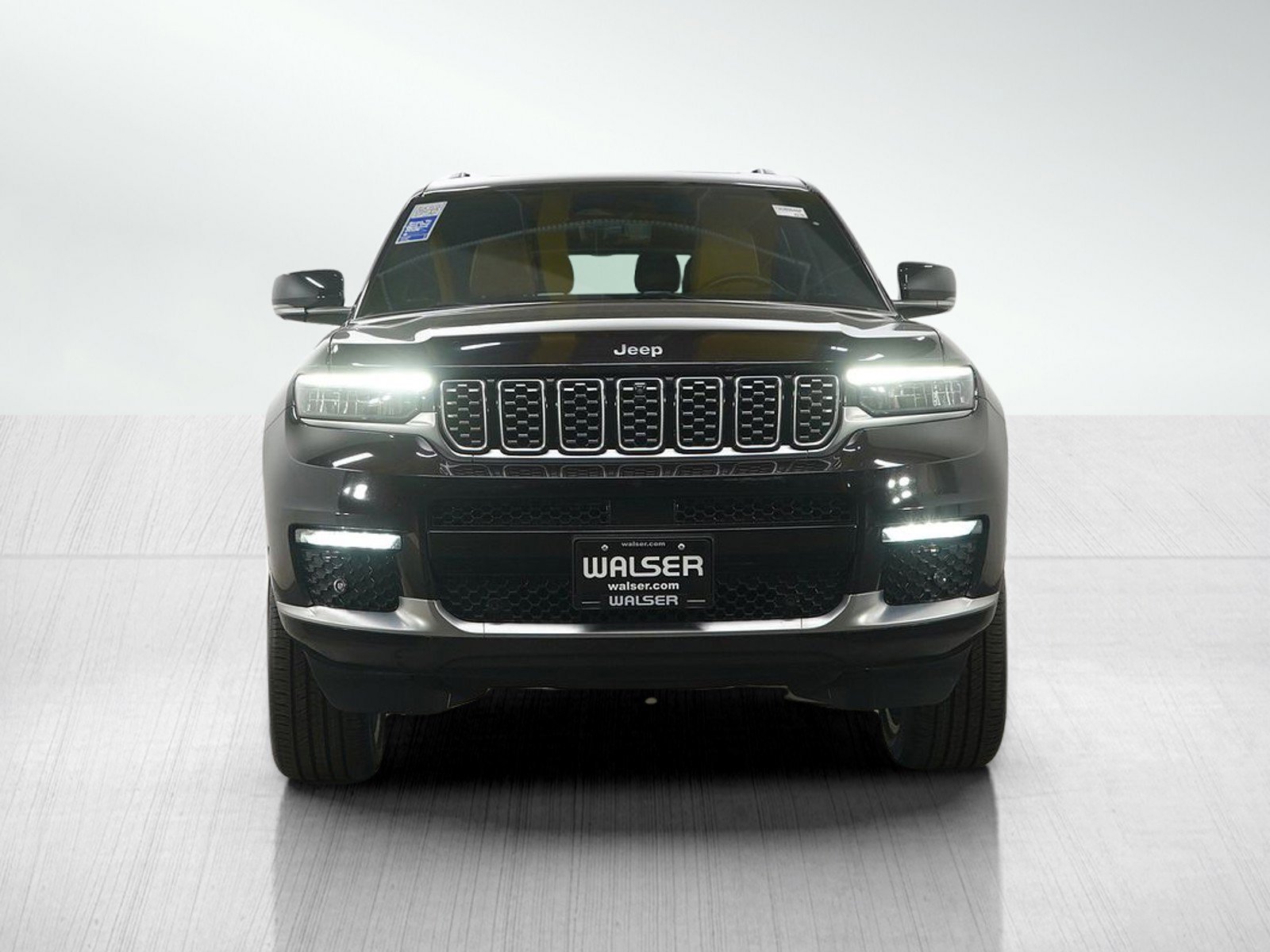 Used 2022 Ember Pearlcoat Jeep Summit image 9
