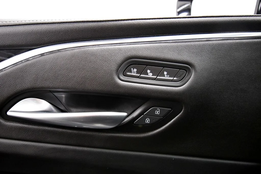 Used 2023  Cadillac Sport image 21
