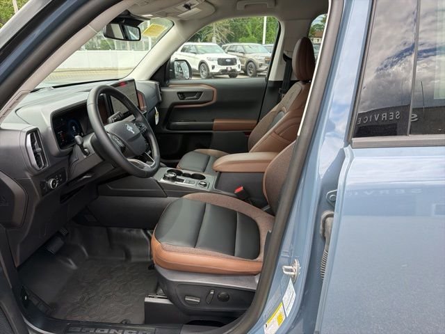 Used 2025 Gray Ford Outer Banks image 11