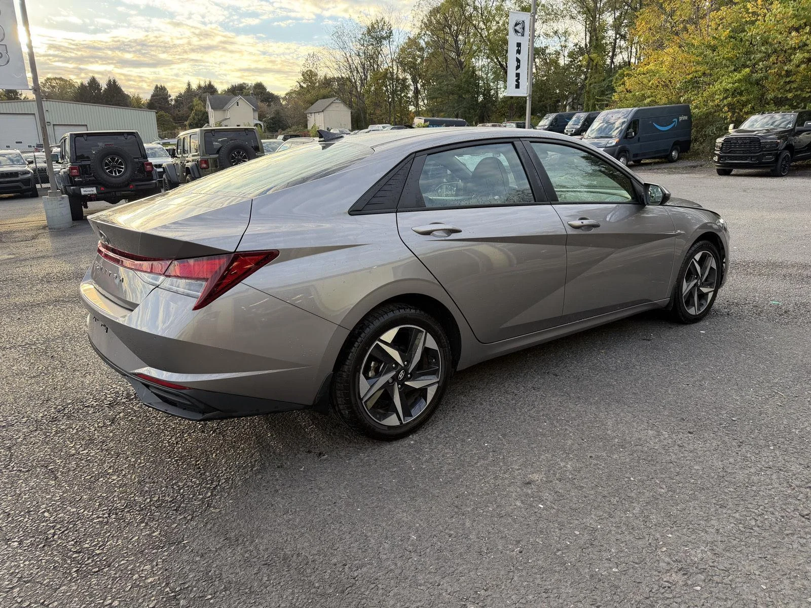 Used 2023 Fluid Metal Hyundai SEL image 6