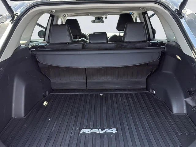 Used 2025 Silver Toyota XLE Premium image 26