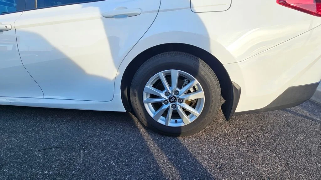 Used 2025 White Toyota LE image 4