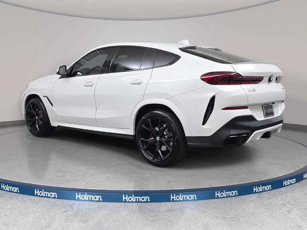 Used 2022 White BMW xDrive40i image 8
