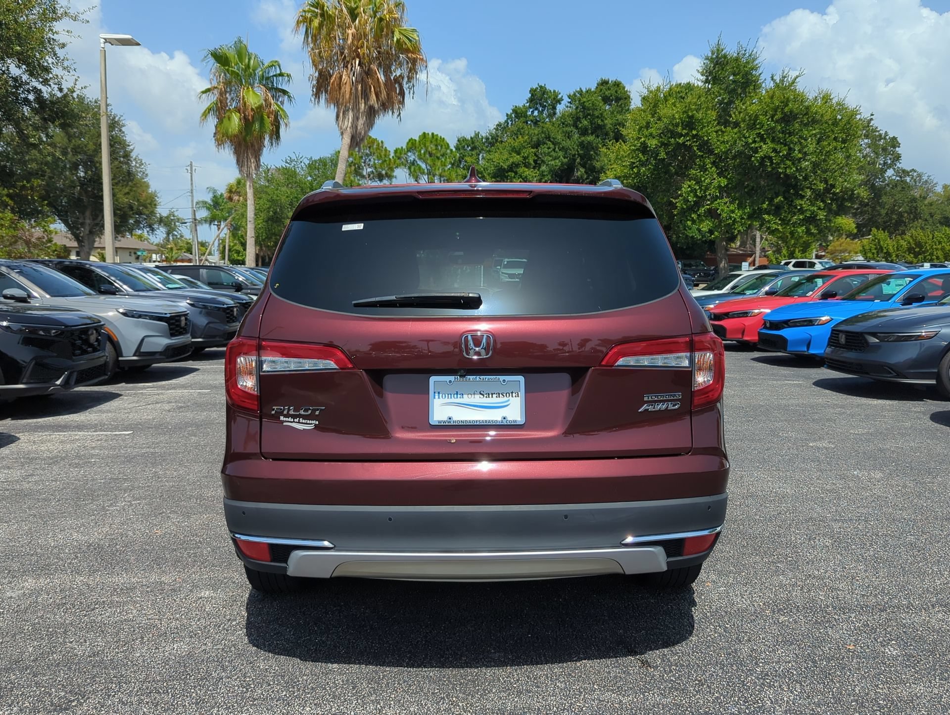 Used 2022 Deep Scarlet Pearl Honda Touring 8-Passenger image 7