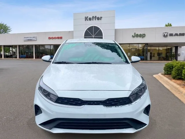 Used 2024 White Kia LXS image 3