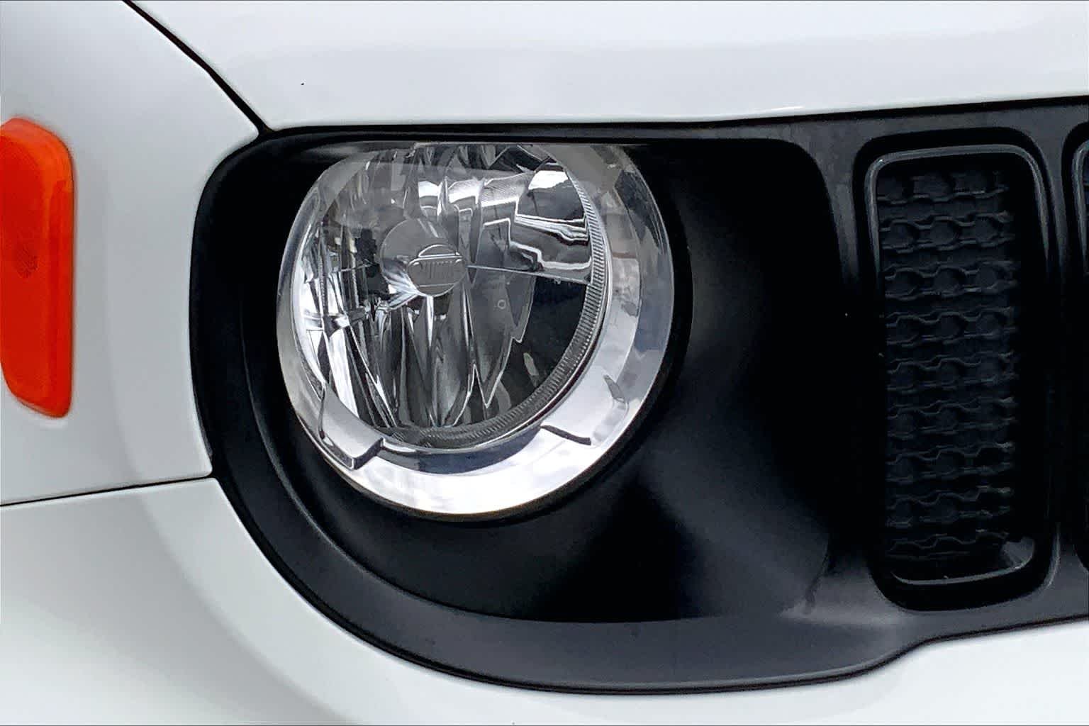 Used 2023 Alpine White Clearcoat Jeep Altitude image 24