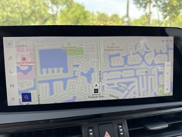 2025 Lexus ES Hybrid 300h - Photo 18