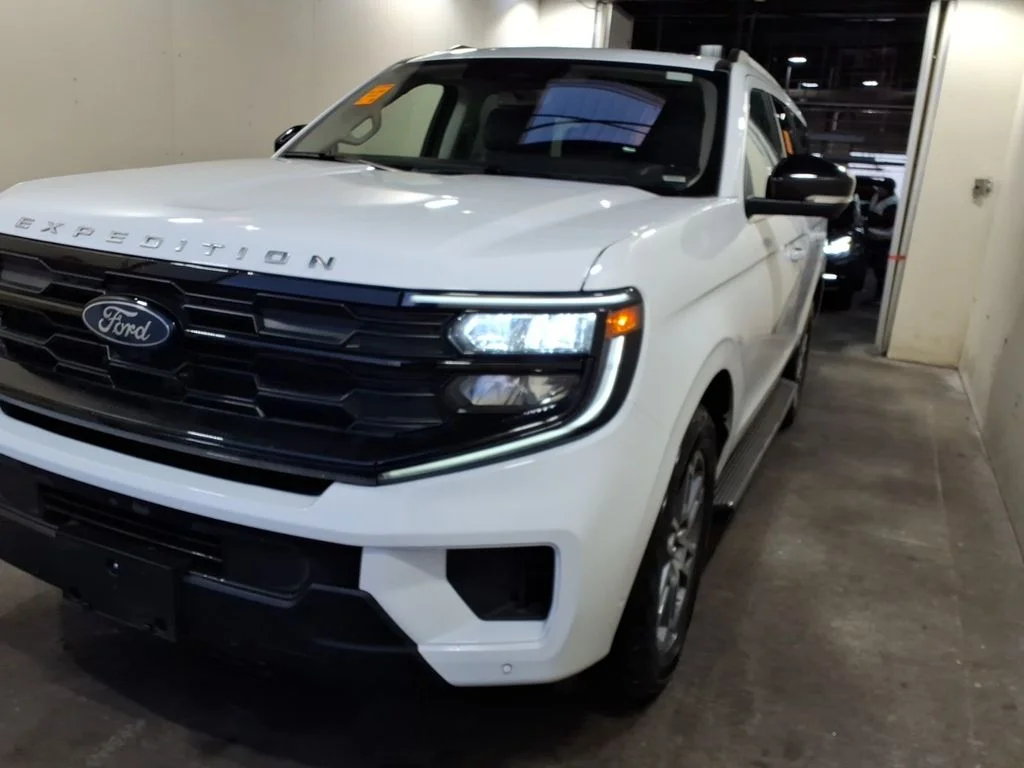 2025 Ford Expedition Active 4x4's photo