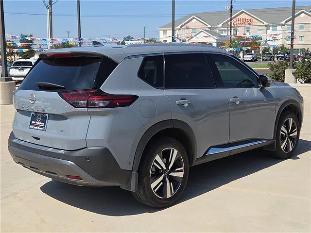 Used 2023 Gray Nissan SL image 4