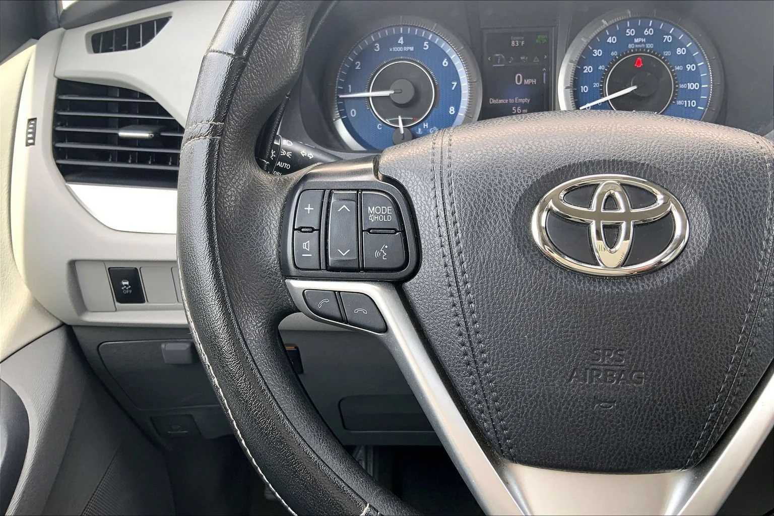 Used 2020 Whi/white Toyota LE Auto Access Seat image 24