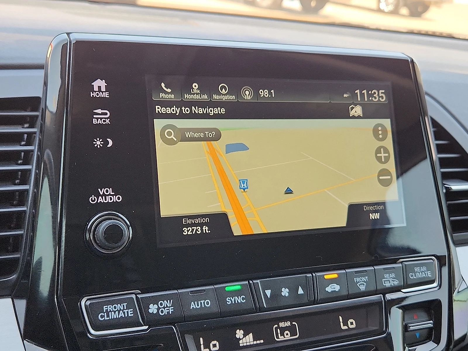 Used 2018 Lunar Silver Metallic Honda Touring image 18