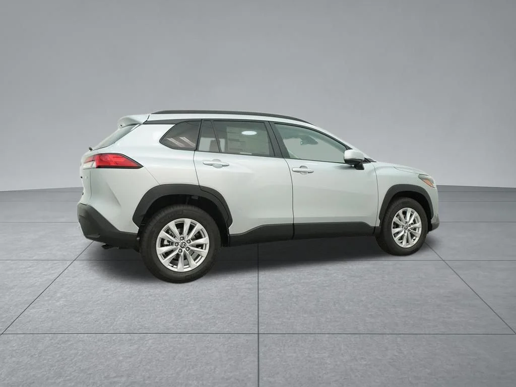 Used 2022 Silver Toyota LE image 29