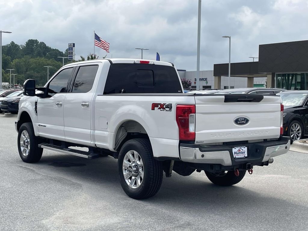 Used 2017 White Platinum Metallic Tri-Coat Ford Lariat image 30