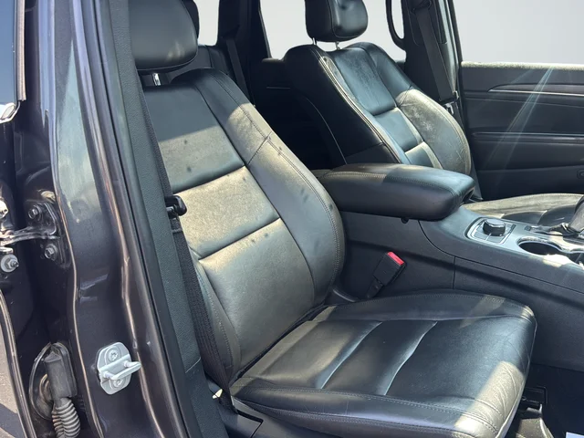 Used 2020 Gray Jeep Limited image 26