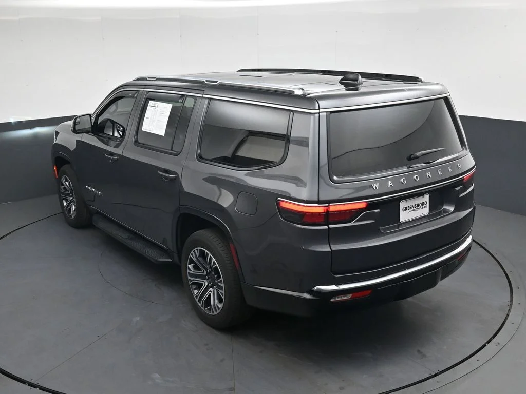 Used 2024 Gray Jeep Base image 38