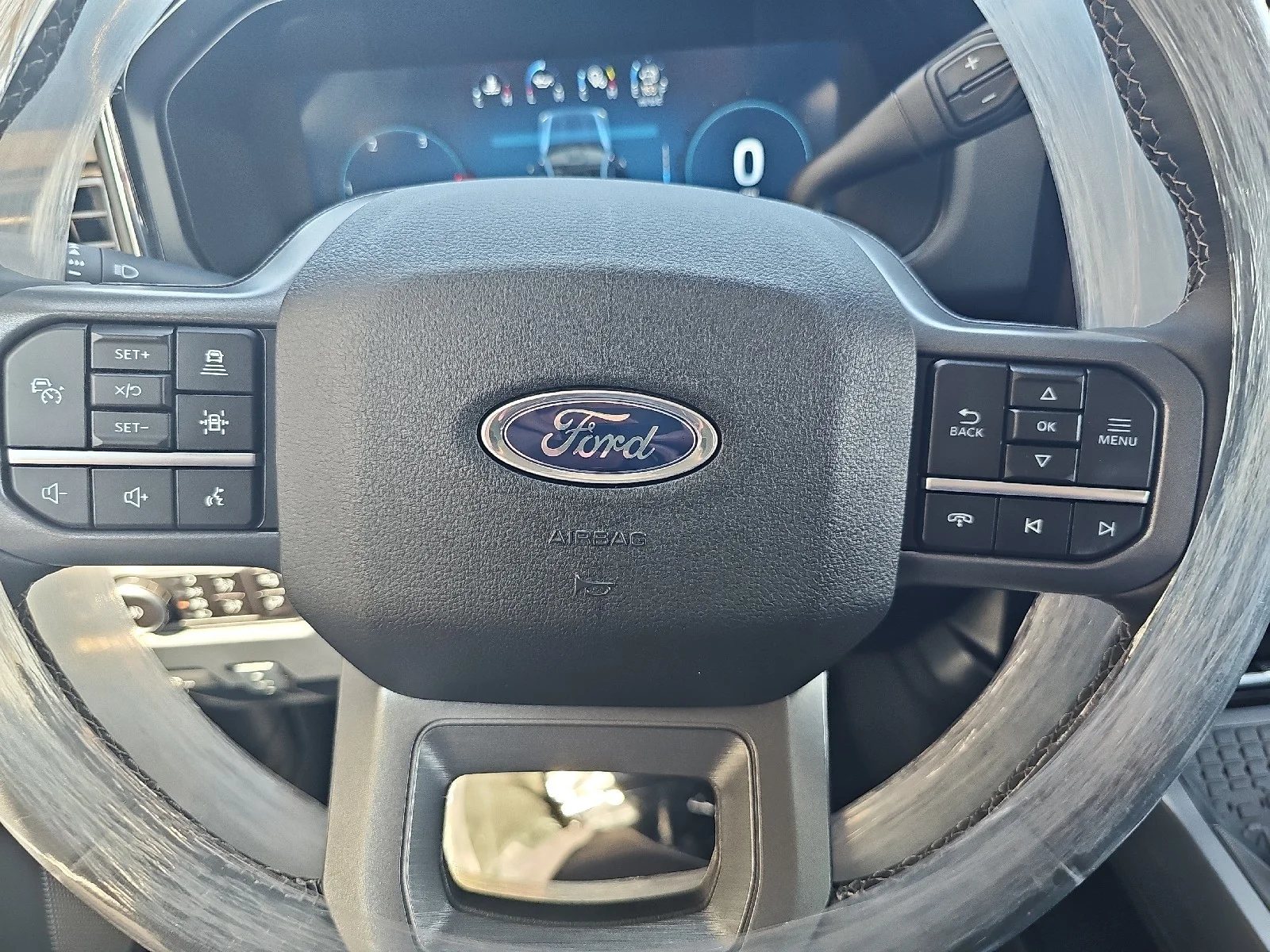 New 2026 Star White Metallic Tri-Coat Ford F-250® Lariat® image 25