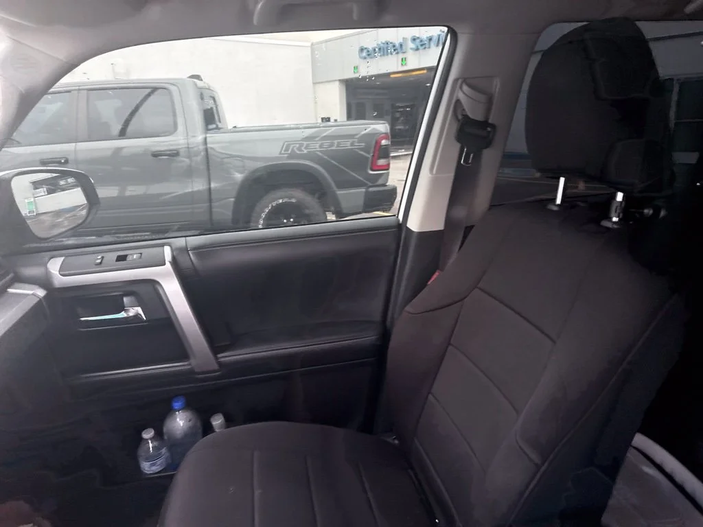 Used 2018 White Toyota SR5 image 16