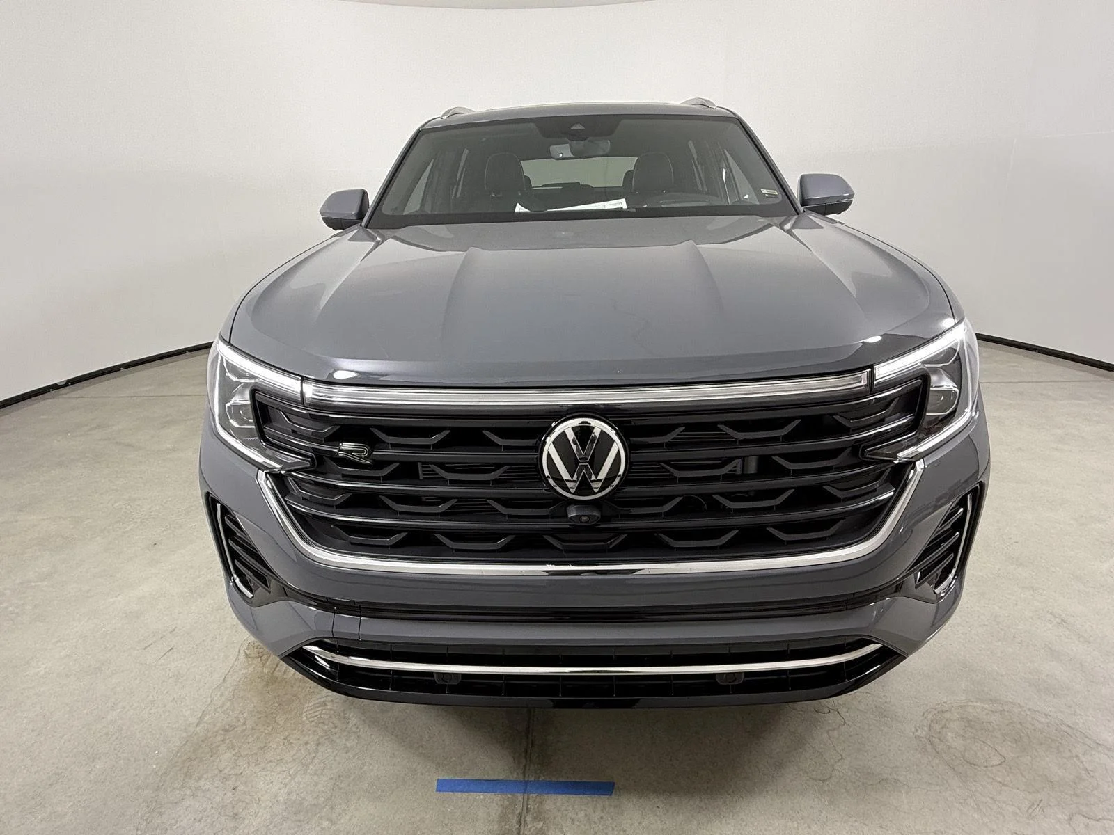 New 2026 Pure Gray Volkswagen 2.0T SEL Premium R-Line image 2
