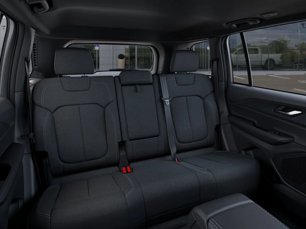 2025 Jeep Grand Cherokee Laredo - Photo 16