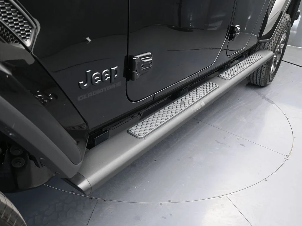 New 2026 Black Clear-Coat Exterior Paint Jeep Sahara image 27