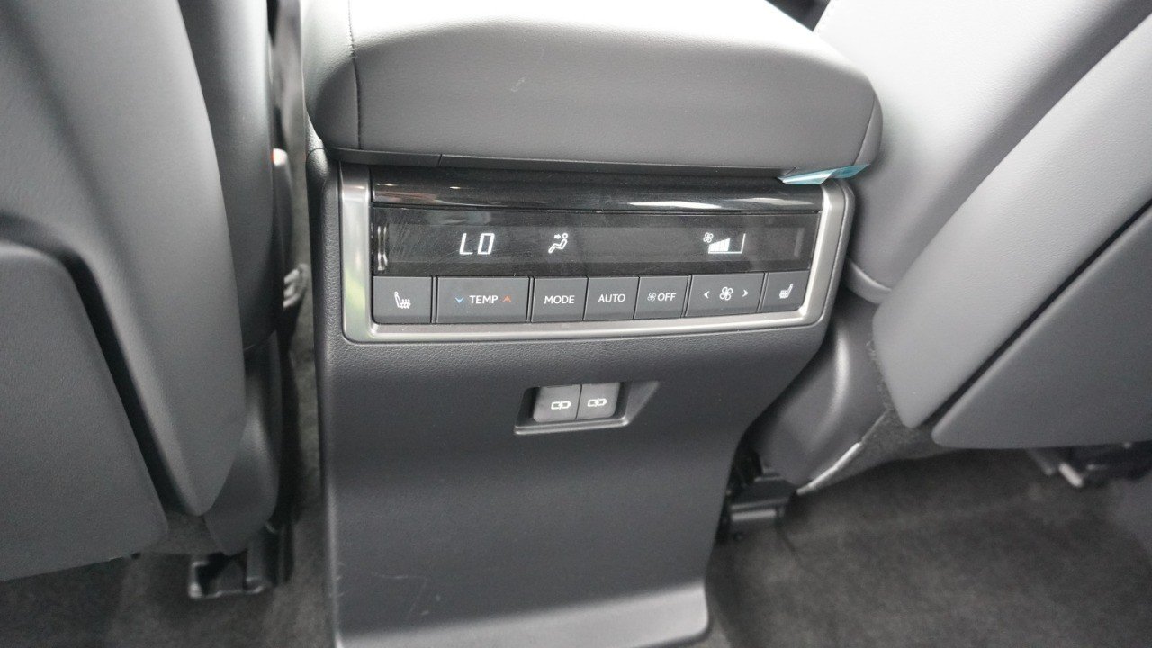 Used 2024 Gray Lexus GX 550 Luxury image 34
